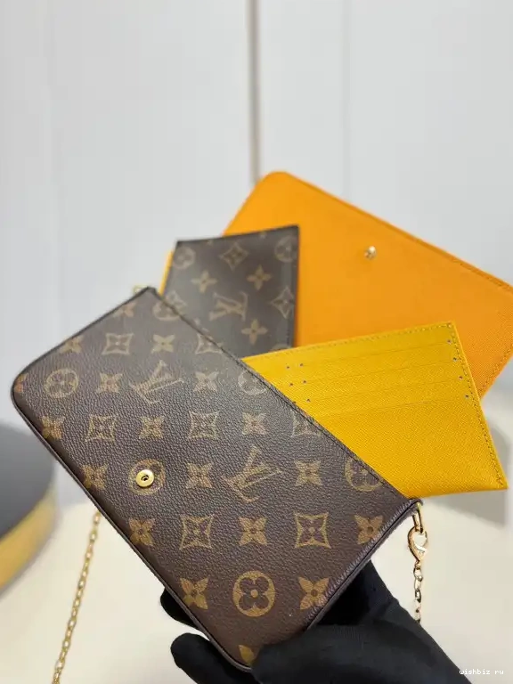 WIS POCHETTE LOUIS FÉLICIE VUITTON 0511